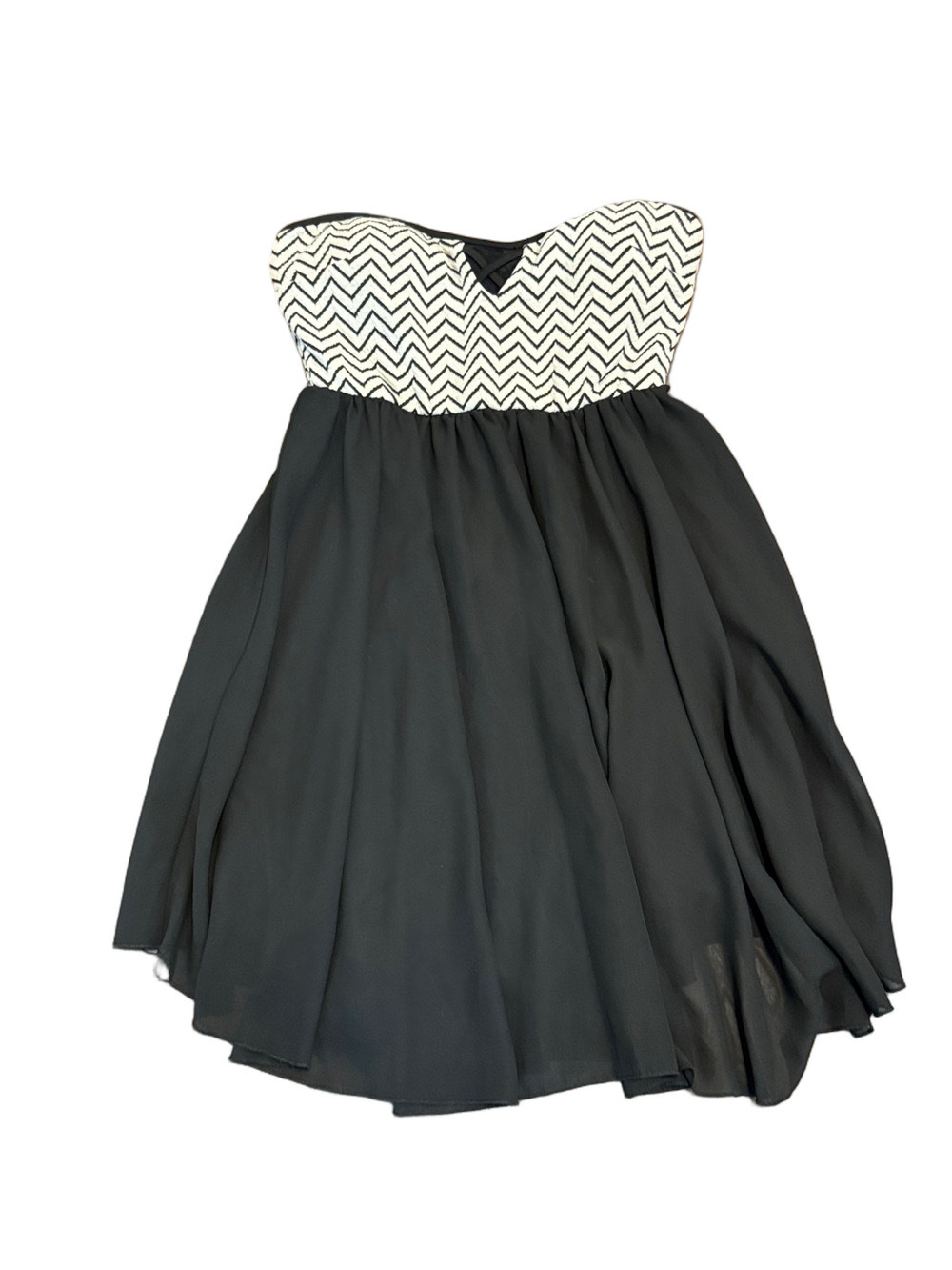 Material Girl Black Strapless Dress with White Chevron Bodice Size M - Picture 2 of 3